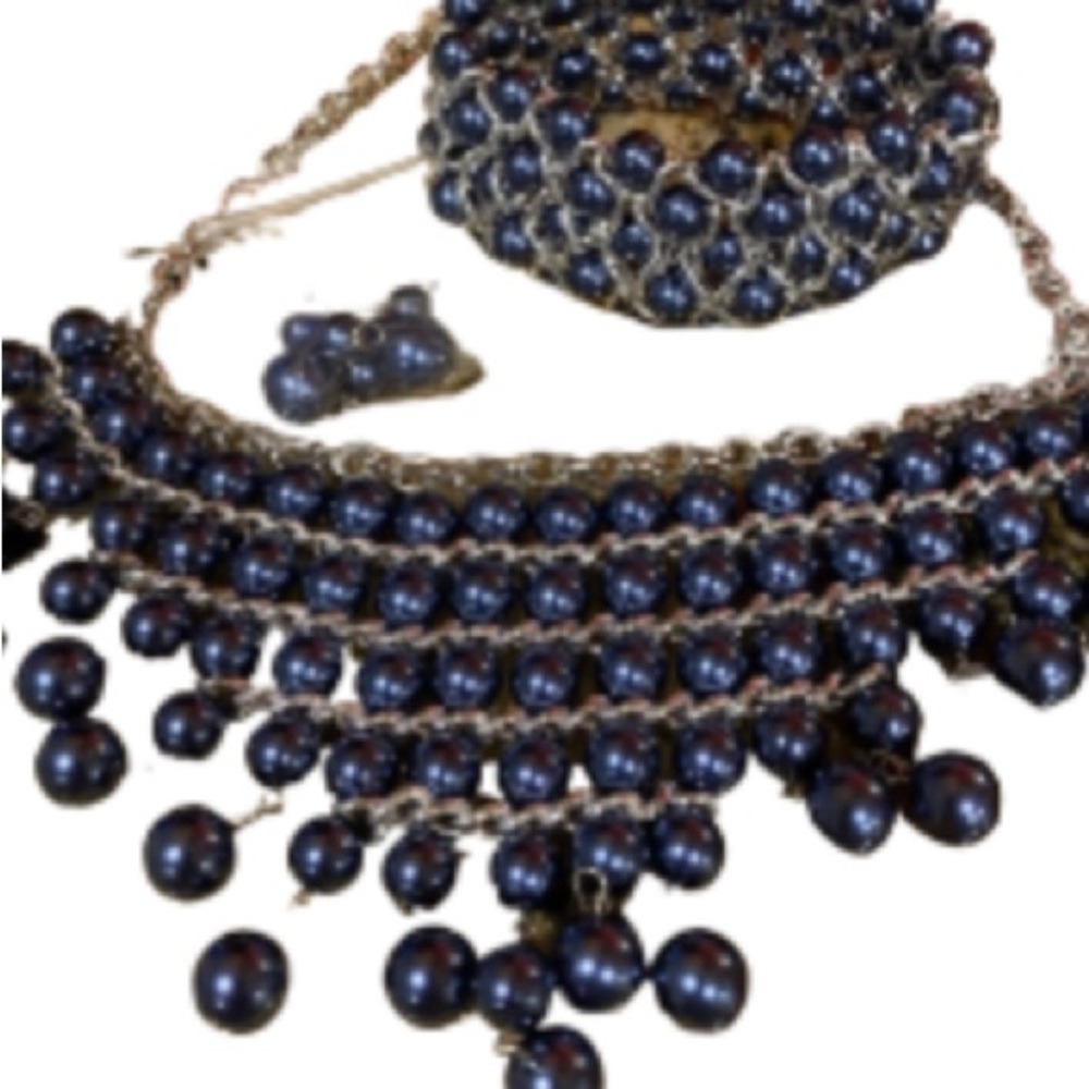NWT Blue Beaded Bib Necklace with Matching Bracelet & Dangle Earrings
